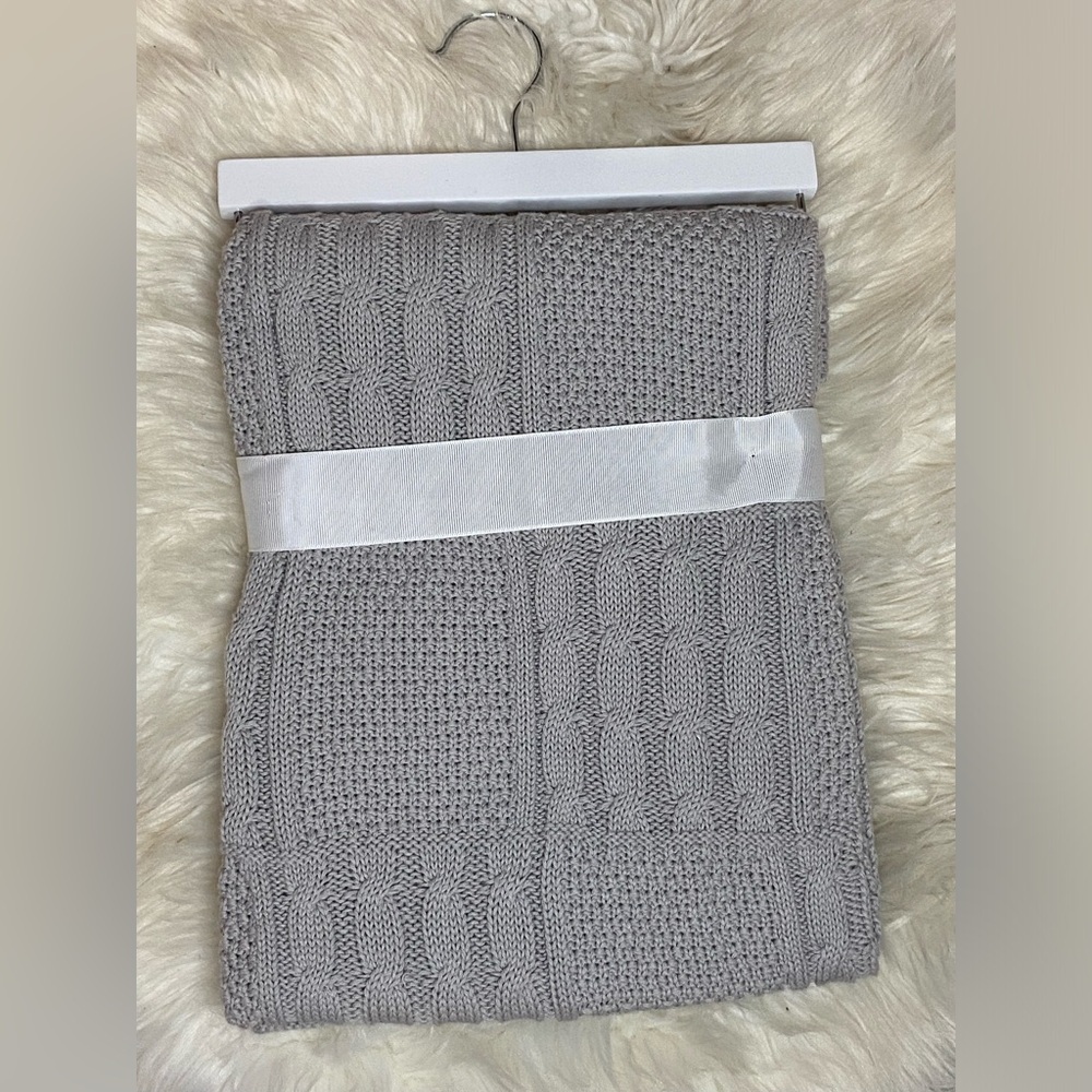 NEWBORN BRAND NEW BLANKET. - Picture 2 of 3